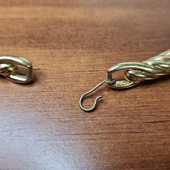 Trifari Red Enamel Gold Tone Collar Necklace - Picture 7 of 11